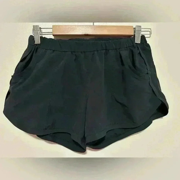 Athleta Running Shorts Style #983384 Women's XS - Picture 2 of 7